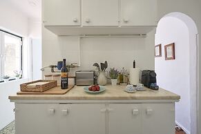 Alfama Light-Filled Apartment, By TimeCooler