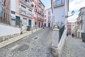 Alfama Light-Filled Apartment, By TimeCooler