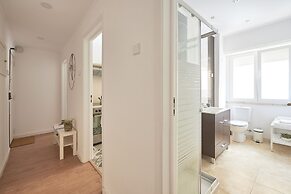 Belém Light Filled Apartment, By TimeCooler