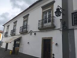 Avis Guest House