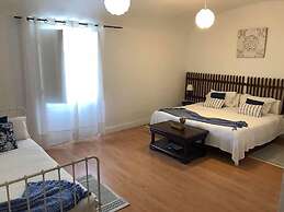 Avis Guest House