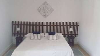 Avis Guest House