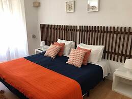Avis Guest House