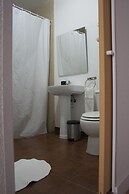 Avis Guest House