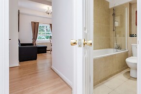 Kings Road Apartments
