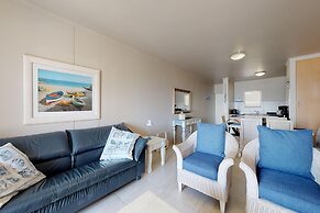 Estoril Beachfront Condo