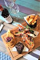 Molesworth Arms