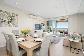 Dolphin Beach H106