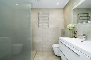 Dolphin Beach H106
