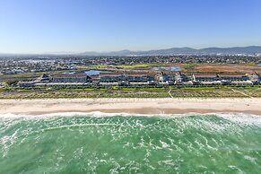 Dolphin Beach H106