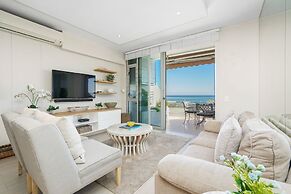 Dolphin Beach H106