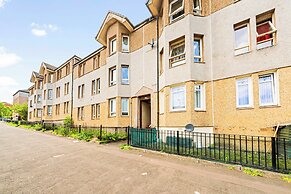 Warm Cosy Family Home With Free Parking