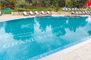 Harmony Suites Grand Resort