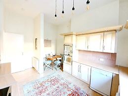 Spacious Apartment In Glasgow