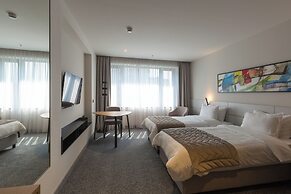 Hotel Mona Plaza