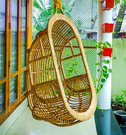 Nutshell Airport Retreat by the Sea