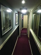 Bobby's Bunkhouse - Hostel