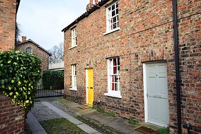7 Monk Bar Court