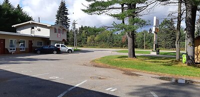 Pine Grove Motel