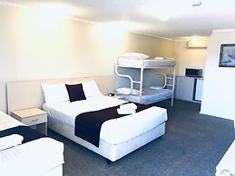 Overlander Motor Lodge