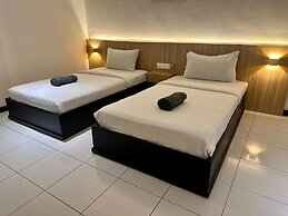 OYO 89568 Mangrove Hotel