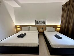 OYO 89568 Mangrove Hotel