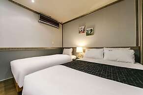Sharp Hotel