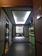 Sharp Hotel