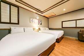 Sharp Hotel
