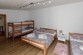 Prenocite Kastel