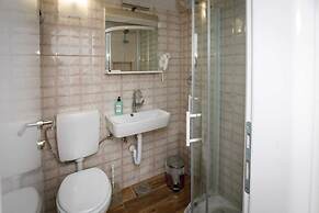 Prenocite Kastel