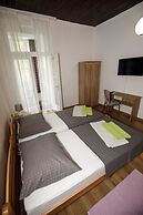 Prenocite Kastel