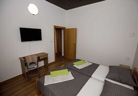 Prenocite Kastel