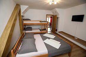 Prenocite Kastel
