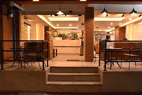 Rose Nana Hotel