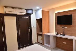 Rose Nana Hotel