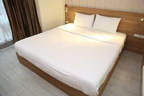 Rose Nana Hotel