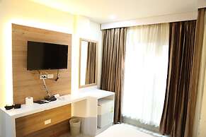 Rose Nana Hotel