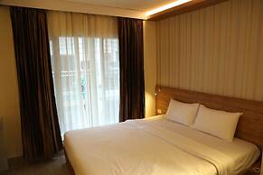 Rose Nana Hotel