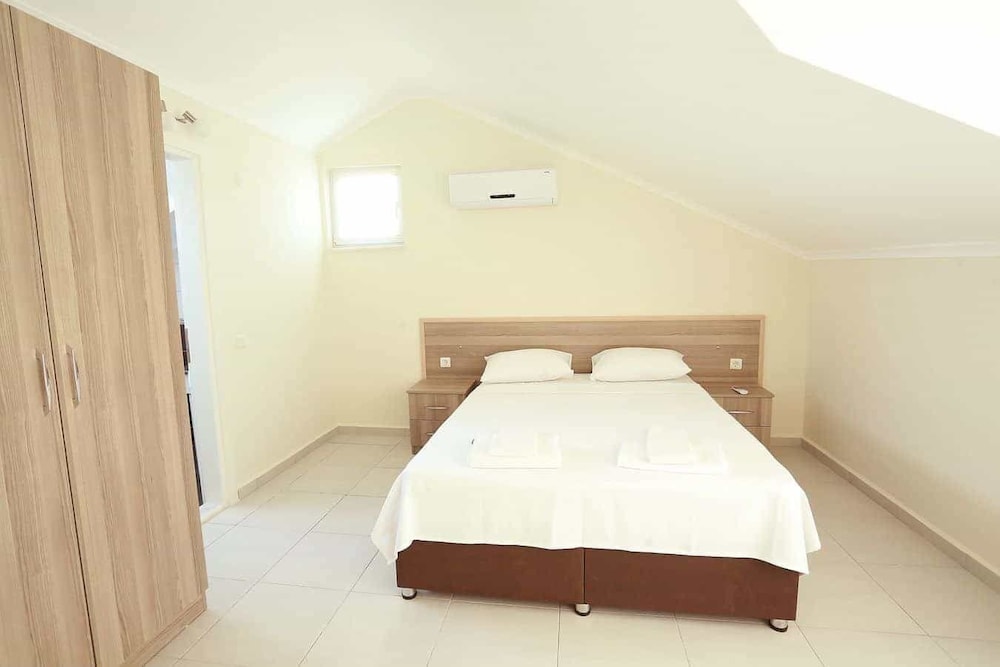 Crystal Villa 3
