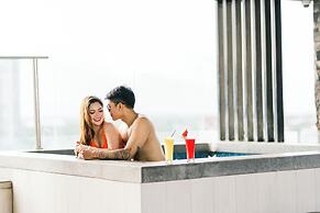 Zuri Hotel