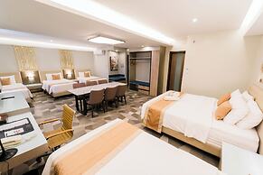 Zuri Hotel