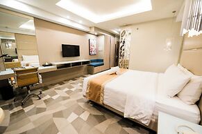 Zuri Hotel