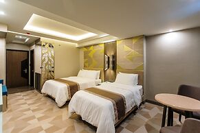 Zuri Hotel