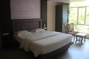 Hotel Serene Palace