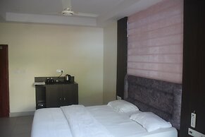 Hotel Serene Palace
