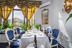 Hotel Cetate