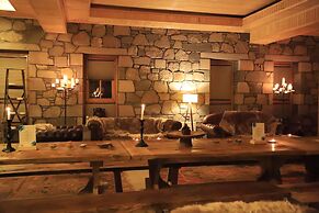 Lake Cildir Lodge