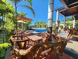 Marand Beach Resort