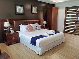 Marand Beach Resort